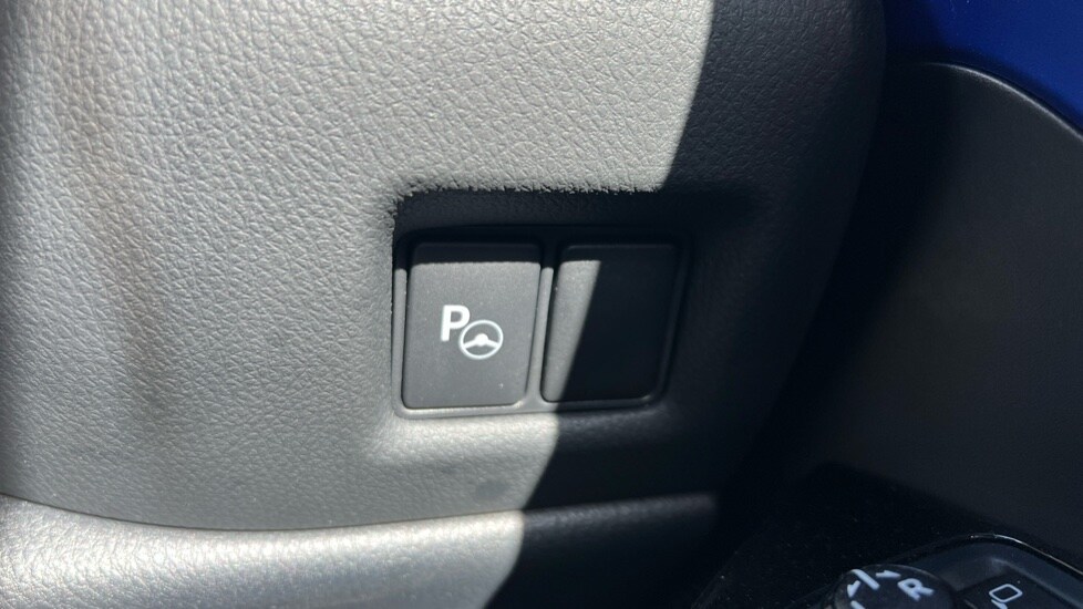 Used Toyota C-HR 2021 for sale - 76870041: Photo 35