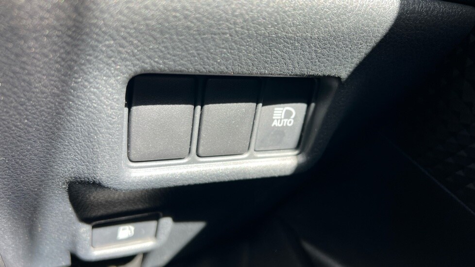 Used Toyota C-HR 2021 for sale - 76870041: Photo 36