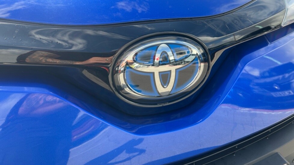 Used Toyota C-HR 2021 for sale - 76870041: Photo 50