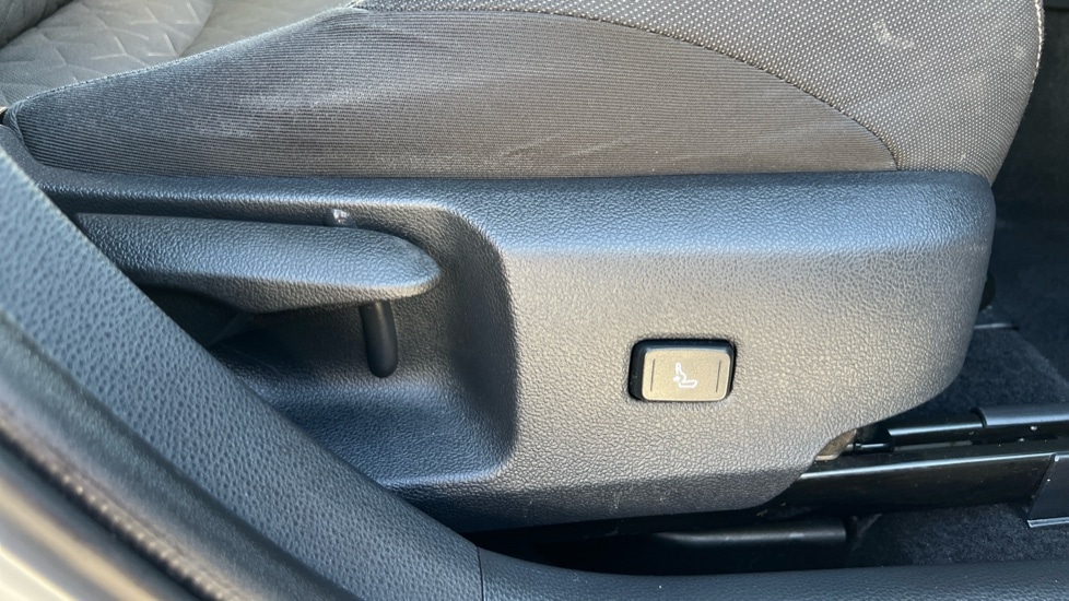 Used Toyota Corolla 2021 for sale - 76007824: Photo 32