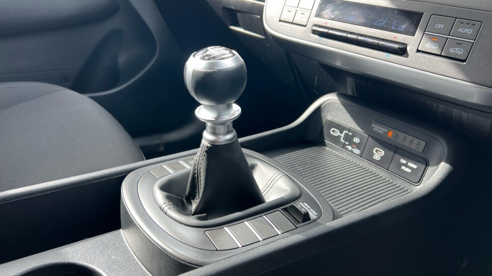 Used Hyundai KONA 2023 for sale - 75672149: Photo 27