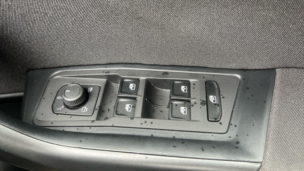 Used Volkswagen T-Roc 2023 for sale - 76112224: Photo 29