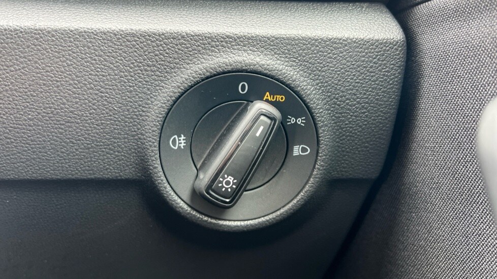 Used Volkswagen T-Roc 2023 for sale - 76112224: Photo 36
