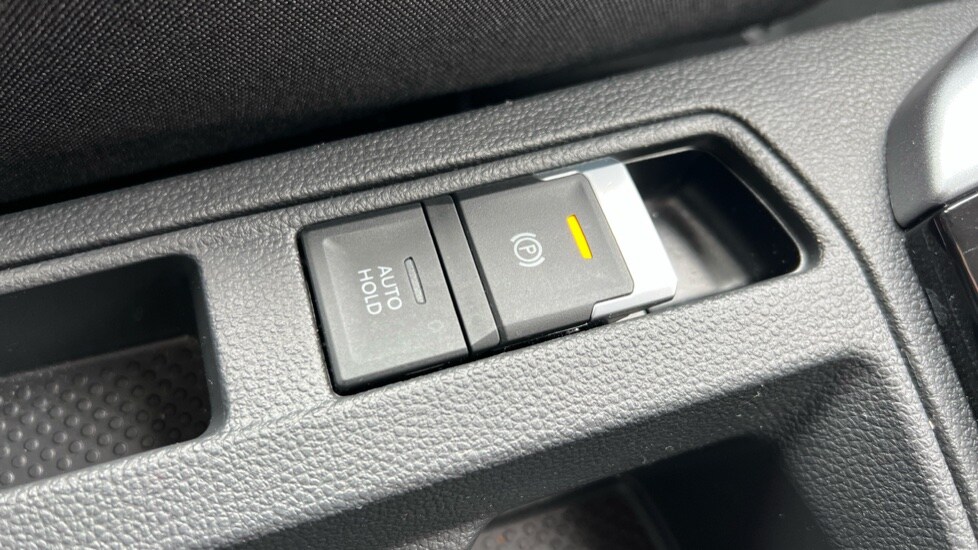 Used Volkswagen T-Roc 2023 for sale - 76112224: Photo 39
