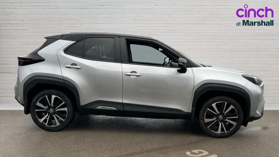 Used Toyota Yaris Cross 2022 for sale - 76873311: Photo 2