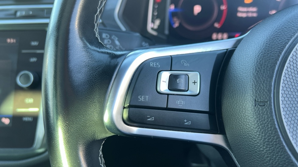 Used Volkswagen Tiguan 2019 for sale - 76773310: Photo 23