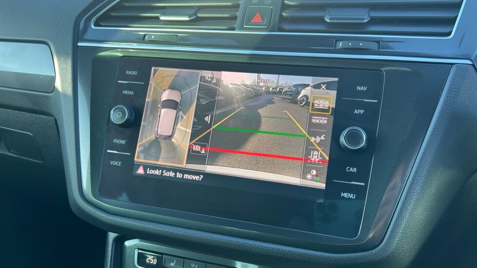 Used Volkswagen Tiguan 2019 for sale - 76773310: Photo 26