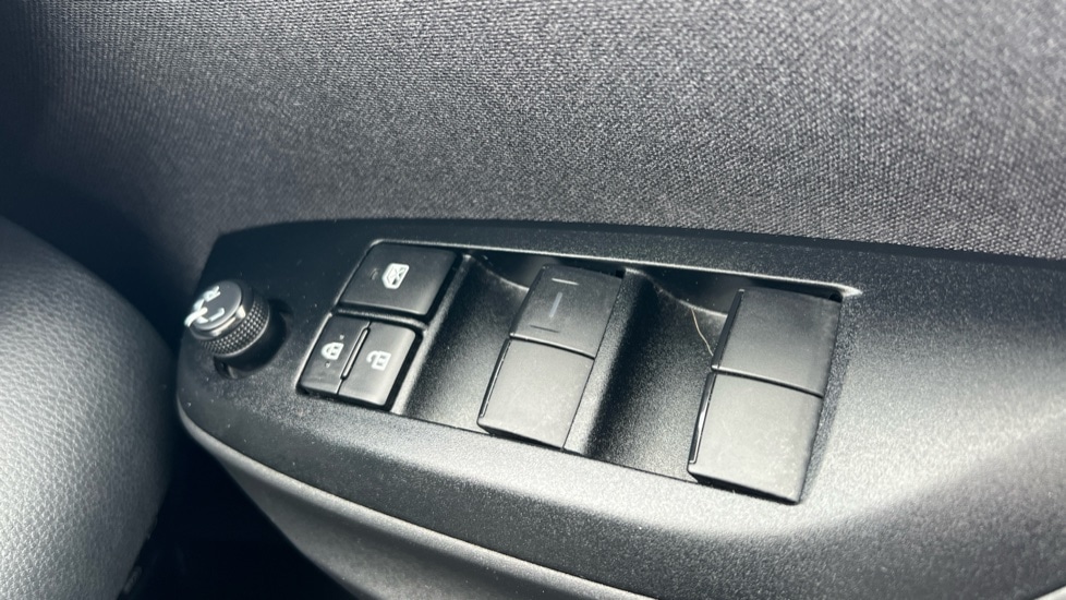 Used Toyota Yaris 2023 for sale - 75771501: Photo 29