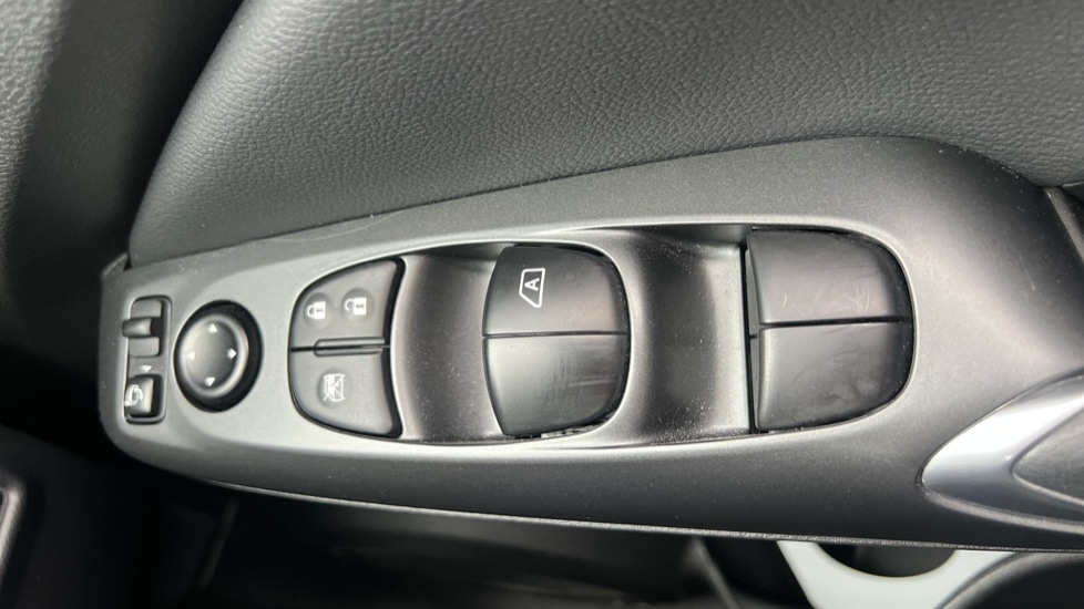 Used Nissan Juke 2024 for sale - 76140001: Photo 44