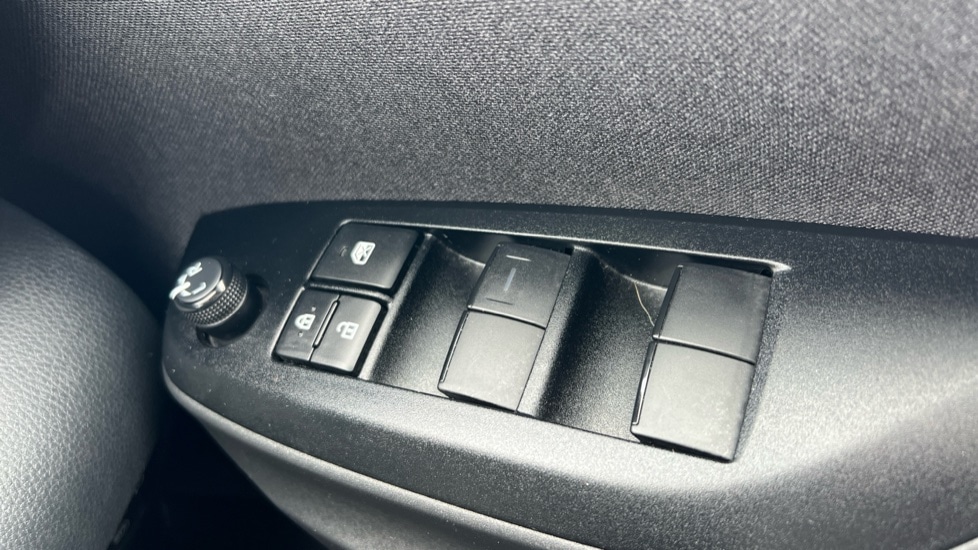 Used Toyota Yaris 2023 for sale - 76872001: Photo 31