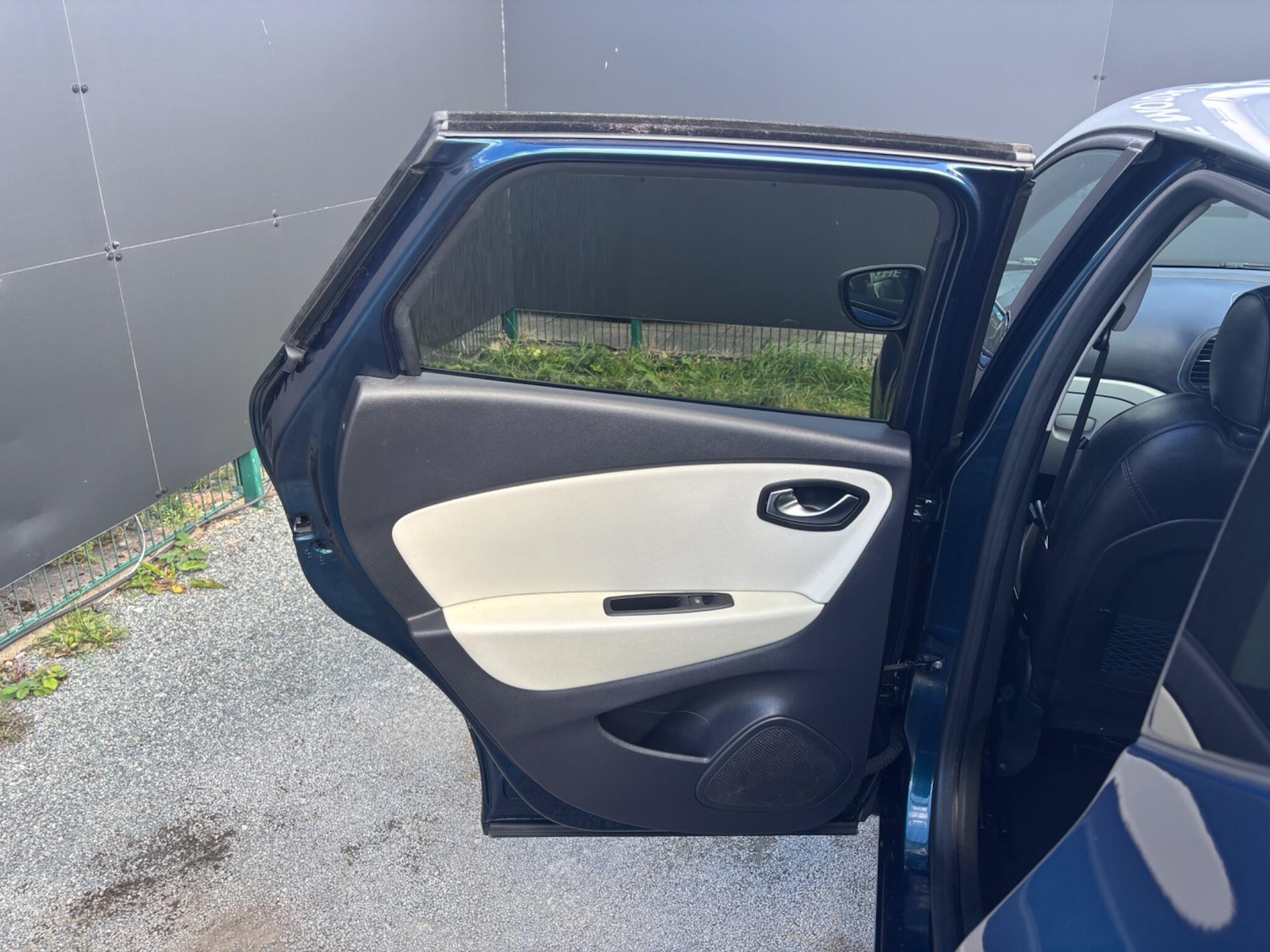 Vehicle 35