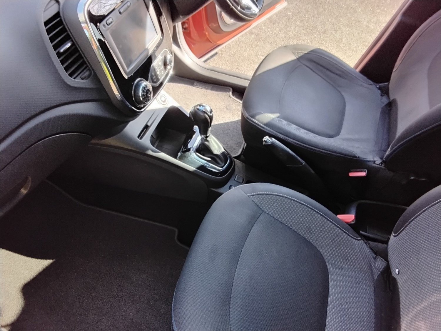 Used Renault Captur 2015 for sale - 76352724: Photo 12