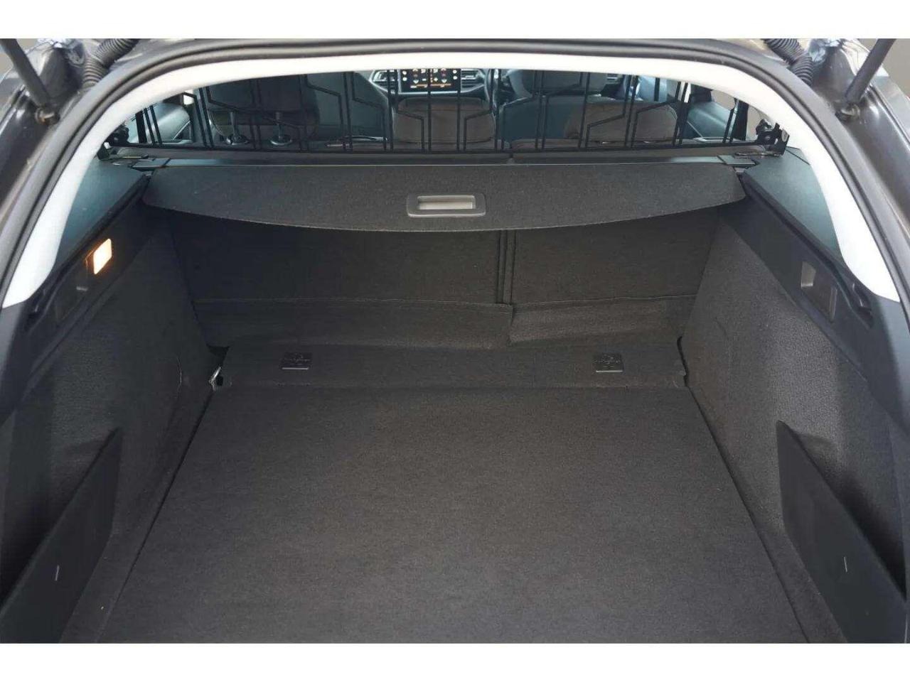 Used Peugeot 308 2017 for sale - 76623756: Photo 10