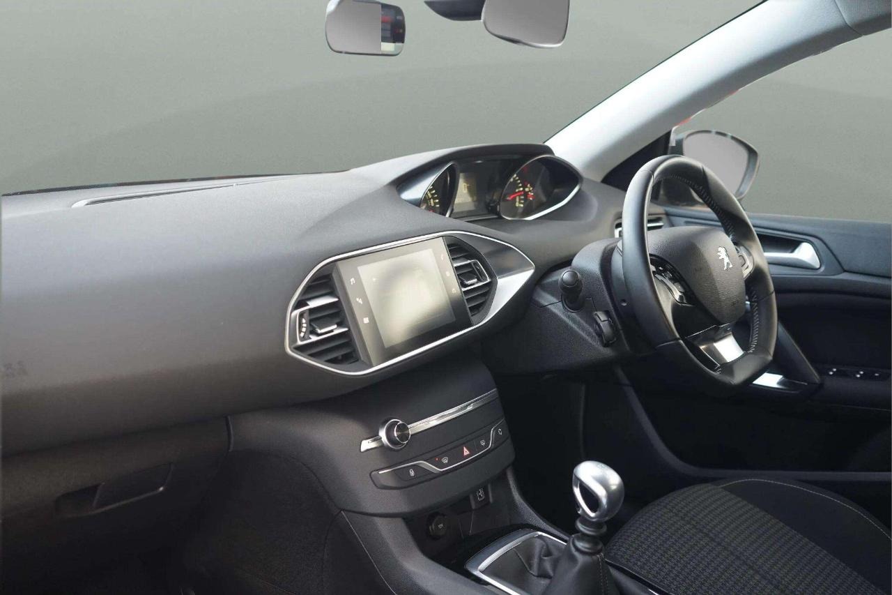 Used Peugeot 308 2017 for sale - 76623756: Photo 12