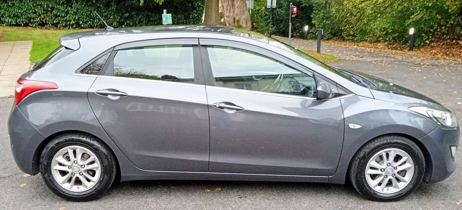 Used Hyundai i30 2016 for sale - 76309555: Photo 3