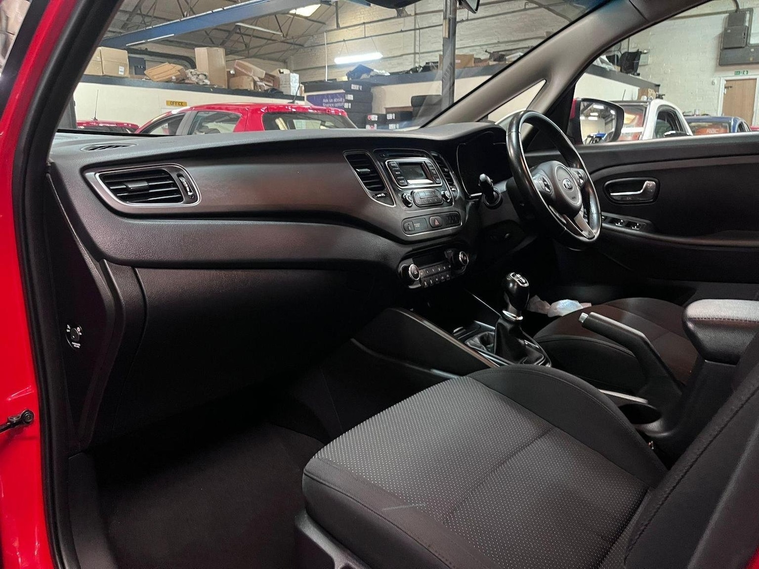 Used Kia Carens 2015 for sale - 76114765: Photo 10