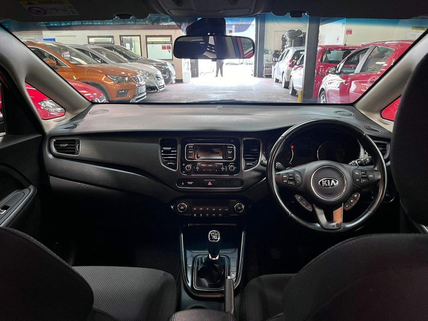 Used Kia Carens 2015 for sale - 76114765: Photo 11