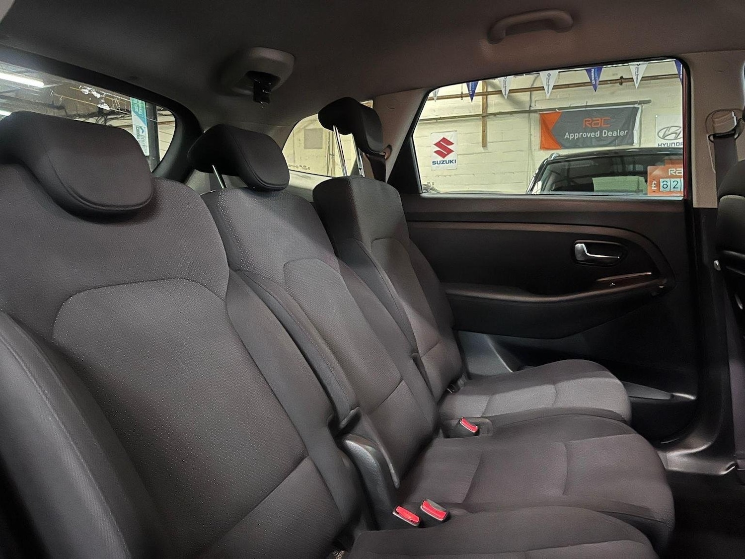 Used Kia Carens 2015 for sale - 76114765: Photo 16