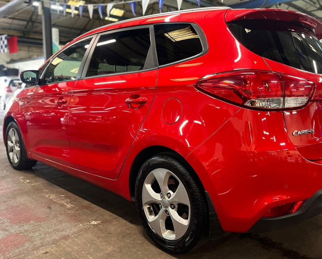 Used Kia Carens 2015 for sale - 76114765: Photo 2