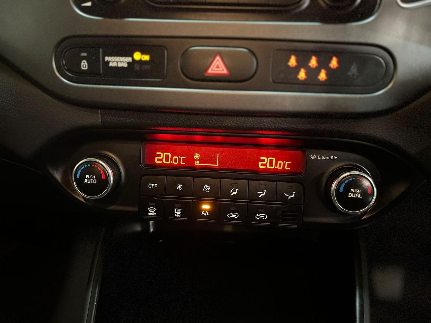 Used Kia Carens 2015 for sale - 76114765: Photo 22