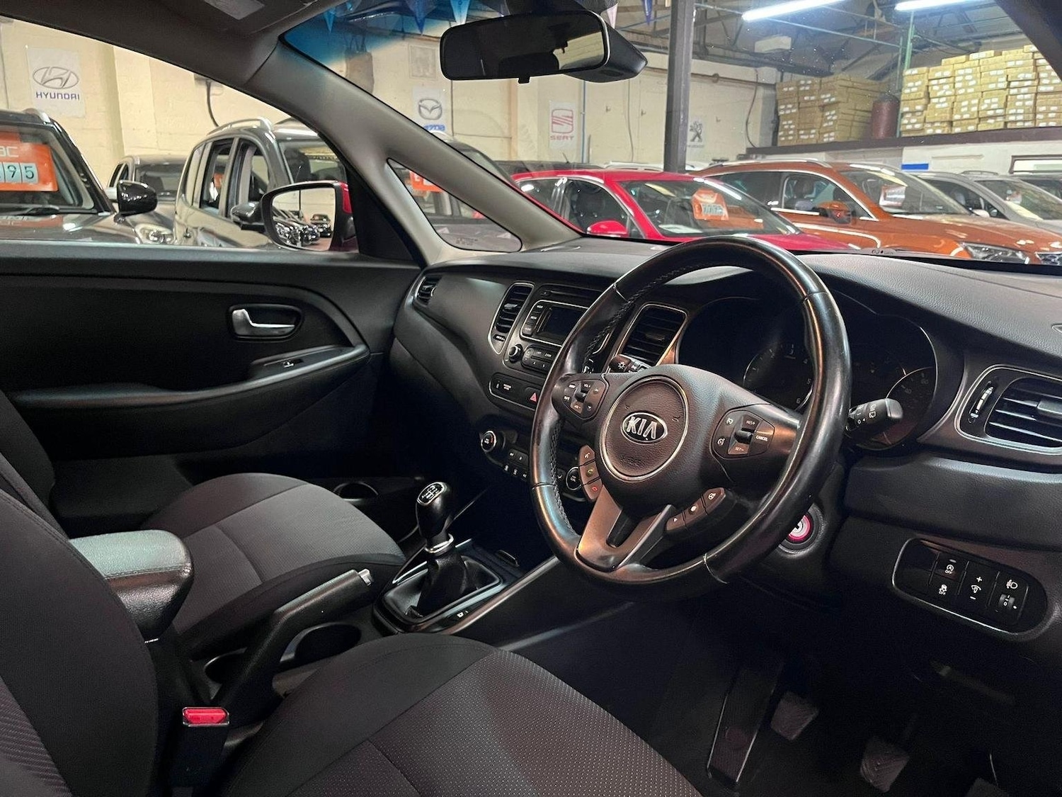 Used Kia Carens 2015 for sale - 76114765: Photo 8