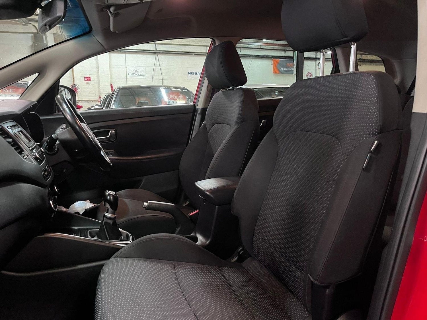 Used Kia Carens 2015 for sale - 76114765: Photo 9