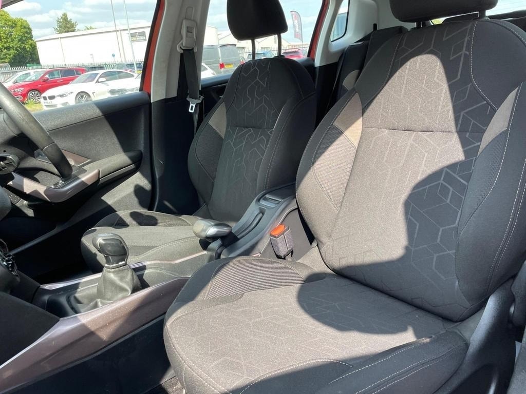 Used Peugeot 2008 2015 for sale - 76117371: Photo 11