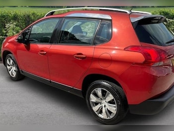Used Peugeot 2008 2015 for sale - 76117371: Photo 4