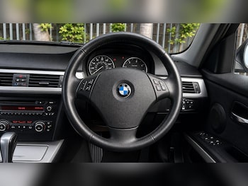 Used BMW 3 Series 2011 for sale - 79393828: Photo