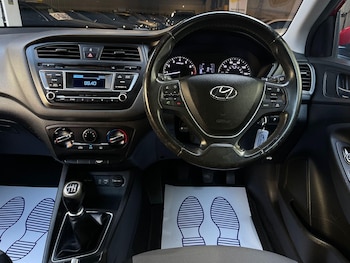 Used Hyundai i20 2015 for sale - 79274860: Photo
