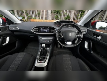 Used Peugeot 308 2015 for sale - 78995479: Photo