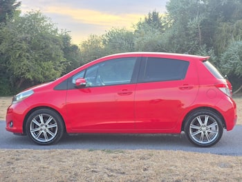 Used Toyota Yaris 2011 for sale - 79635184: Photo