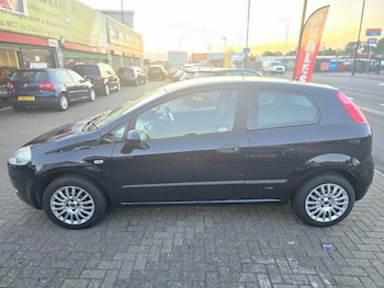 Used Fiat Grande Punto 2009 for sale - 76122579: Photo