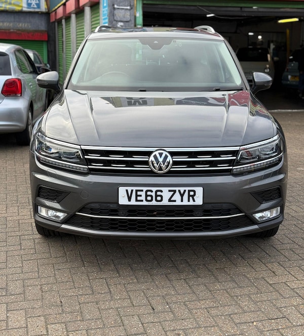 Used Volkswagen Tiguan 2016 for sale - 76200357: Photo 2