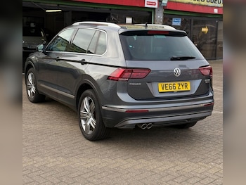 Used Volkswagen Tiguan 2016 for sale - 76200357: Photo 3