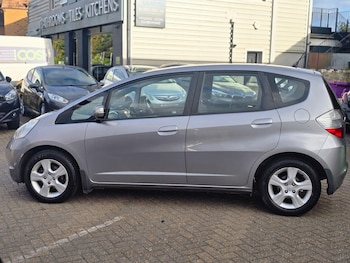 Used Honda Jazz 2009 for sale - 76159068: Photo 4