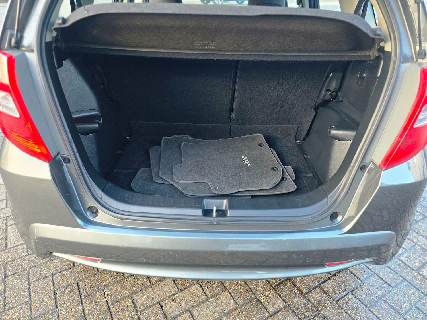 Used Honda Jazz 2011 for sale - 76377325: Photo 12