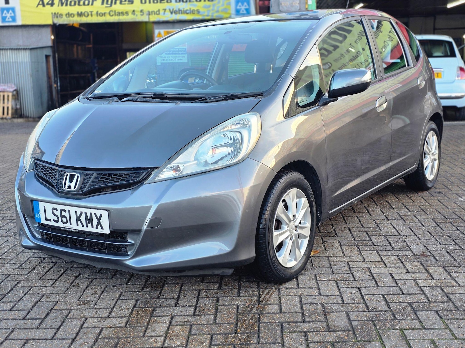 Used Honda Jazz 2011 for sale - 76377325: Photo 3