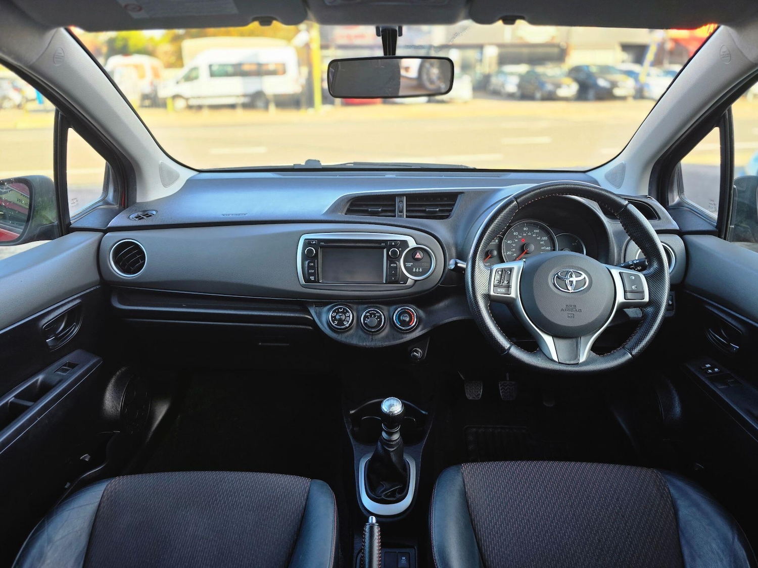 Used Toyota Yaris 2011 for sale - 76213901: Photo 15