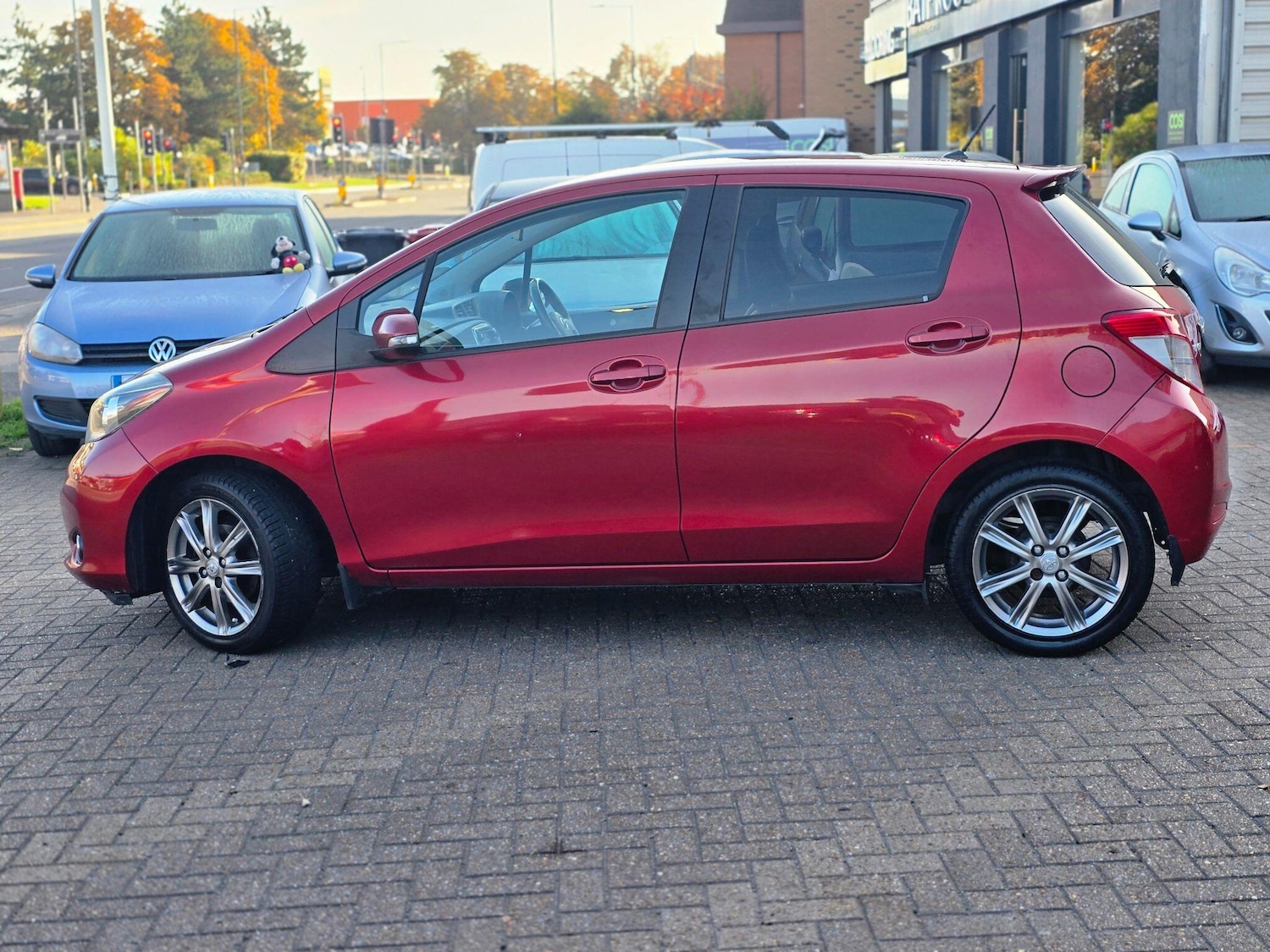 Used Toyota Yaris 2011 for sale - 76213901: Photo 4