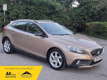Used Volvo V40 Cross Country 2013 for sale - 79361243: Photo