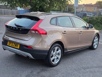 Used Volvo V40 Cross Country 2013 for sale - 79361243: Photo
