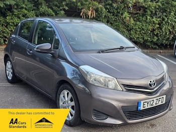 Used Toyota Yaris 2012 for sale - 79698125: Photo