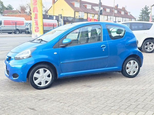 Used Toyota AYGO 2009 for sale - 76085381: Photo 4