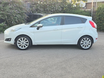 Used Ford Fiesta 2015 for sale - 79159002: Photo