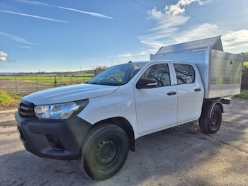 Used Toyota Hilux 2017 for sale - 77474842: Photo