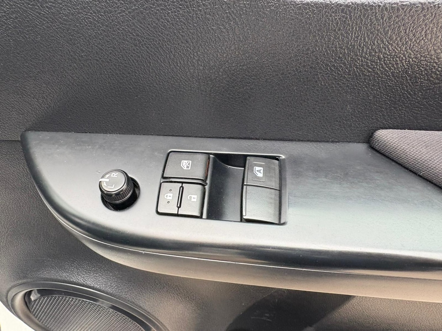 Used Toyota Hilux 2018 for sale - 76656051: Photo 10