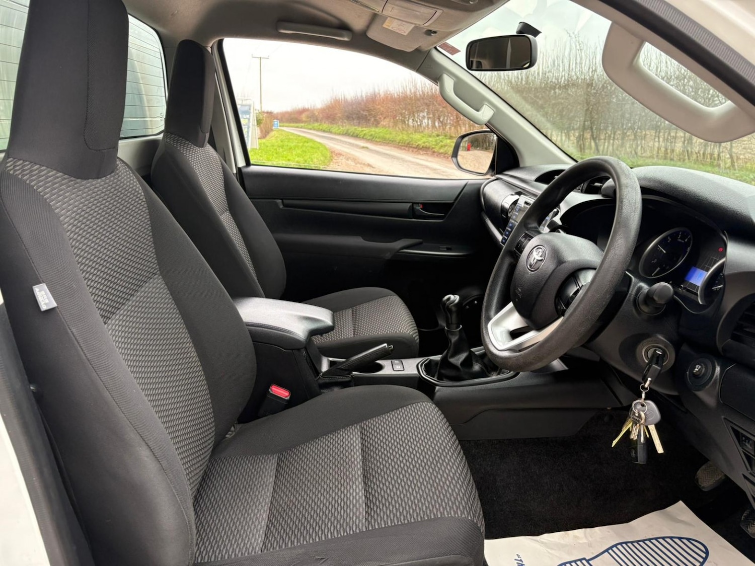 Used Toyota Hilux 2018 for sale - 76656051: Photo 12