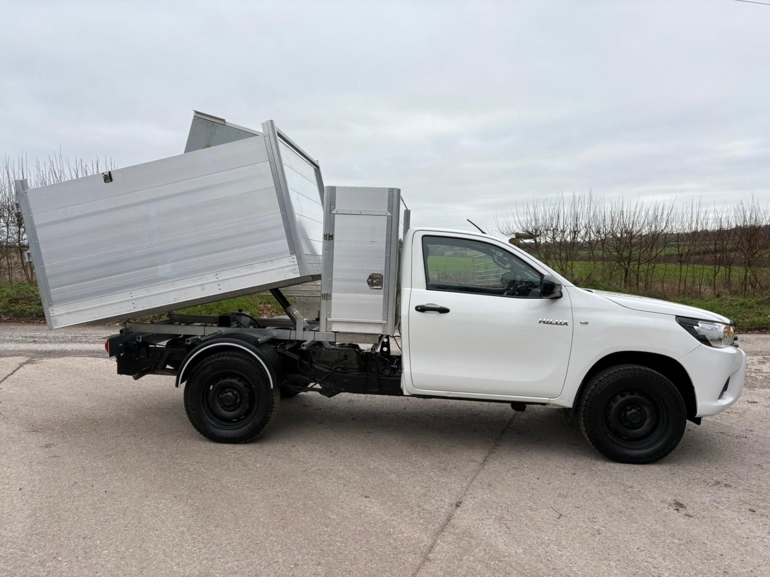 Used Toyota Hilux 2018 for sale - 76656051: Photo 19