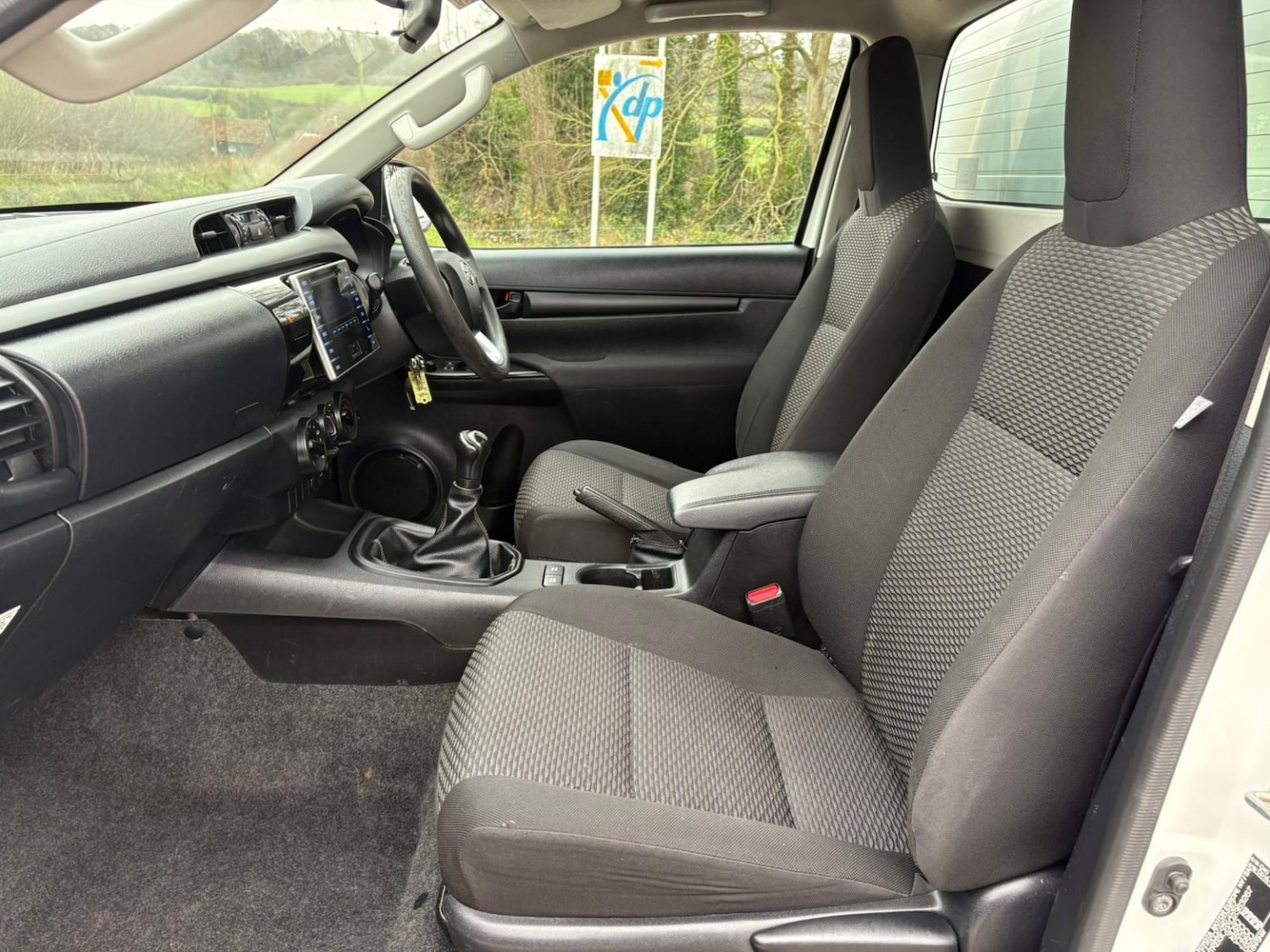 Used Toyota Hilux 2018 for sale - 76656051: Photo 2